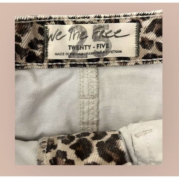 Free People We The Free Women’s 25 Denim Mini Skirt Bailey Cheetah Print Raw Hem - Picture 3 of 7